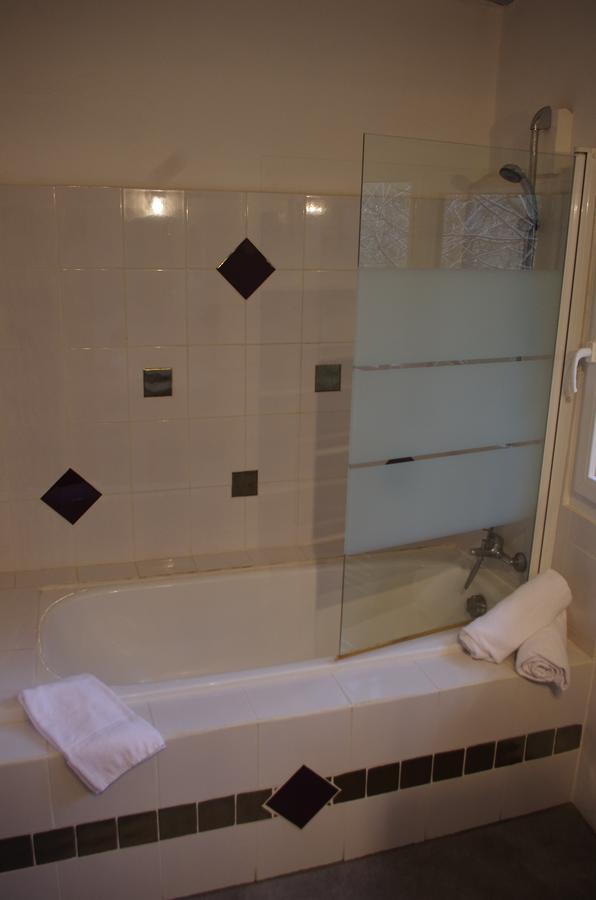Lou Cigaloun Hotell Saint-Antonin-du-Var Exteriör bild