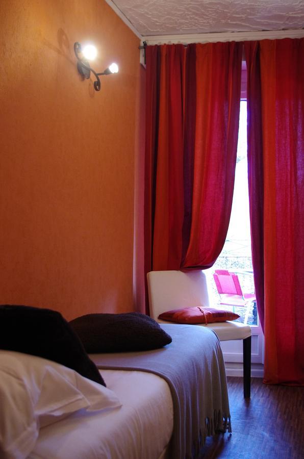 Lou Cigaloun Hotell Saint-Antonin-du-Var Exteriör bild